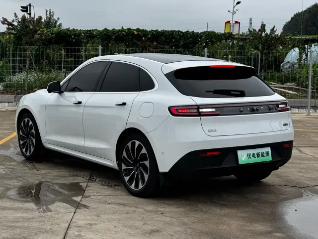Aito M5 — Фото автомобиля 6