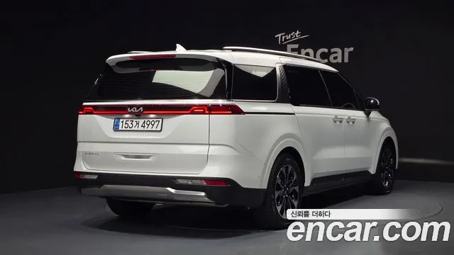 Kia Canival Carnival 4 поколение Бензин 7 мест Signature — Фото автомобиля 2