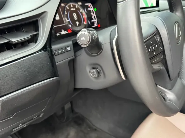 Lexus ES — Фото автомобиля 19