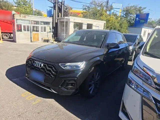 Фотография автомобиля — Audi Q5L