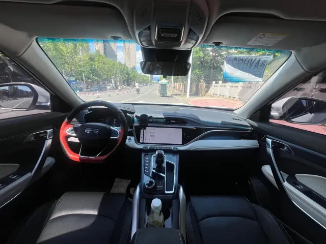 Geely Boyue — Фото автомобиля 5