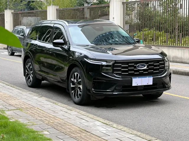Ford Edge — Фото автомобиля 2