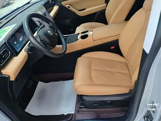 Leapmotor C11 — Фото автомобиля 14