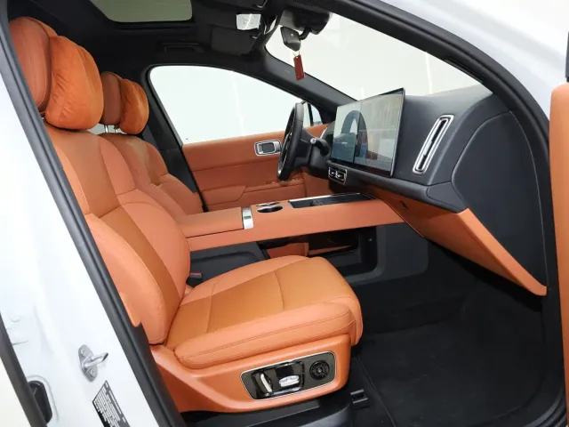 Li Auto L9 — Фото автомобиля 23