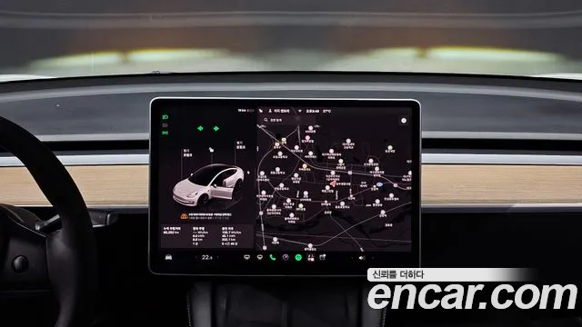 Tesla Model 3 — Фото автомобиля 12