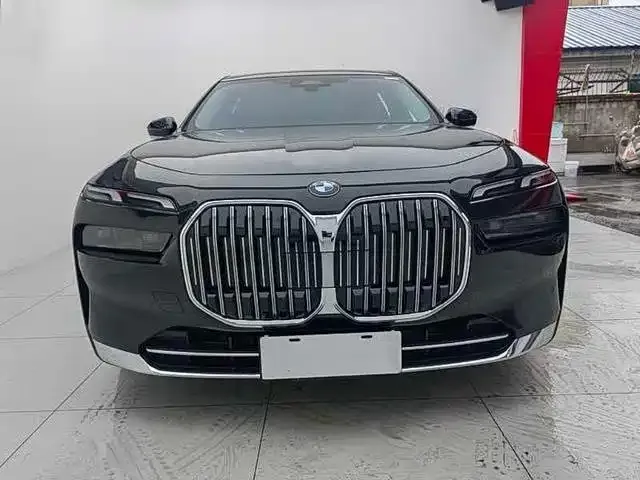 BMW 7 Series — Фото автомобиля 2