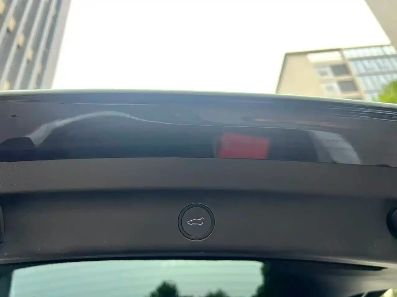 Tesla Model Y 2024 Rear-Wheel Drive Version — Фото автомобиля 16