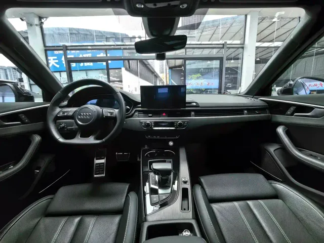 Audi A4L — Фото автомобиля 7