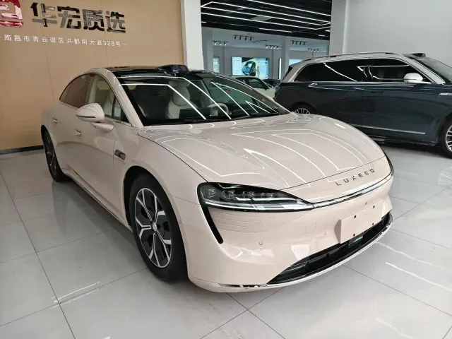 Luxeed S7 — Фото автомобиля 3
