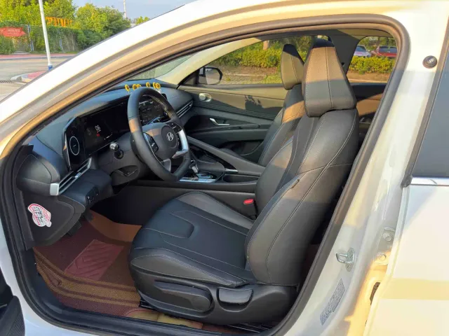 Hyundai Elantra — Фото автомобиля 7