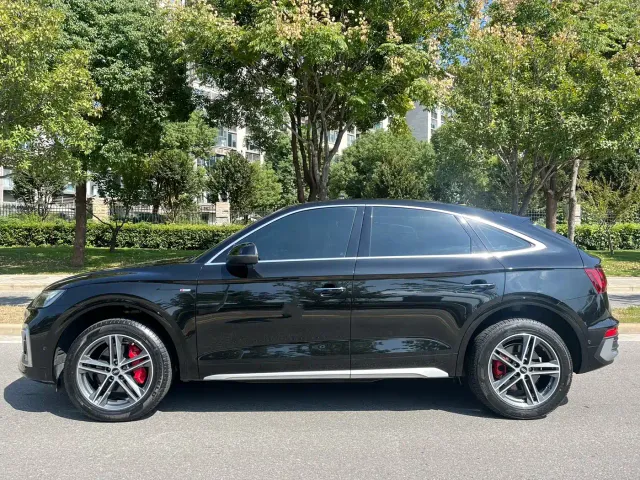 Audi Q5L Sportback — Фото автомобиля 7