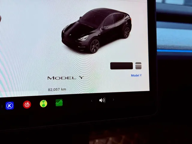 Tesla Model Y — Фото автомобиля 11