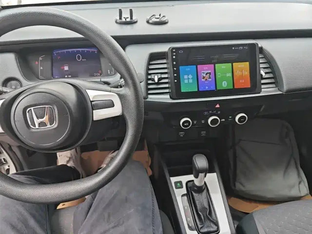 Honda Fit — Фото автомобиля 9