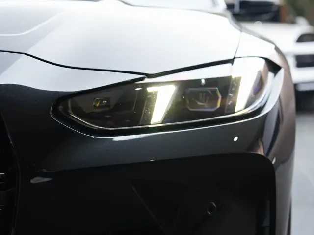 BMW M4 — Фото автомобиля 10