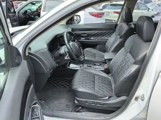 Mitsubishi Outlander — Фото автомобиля 14