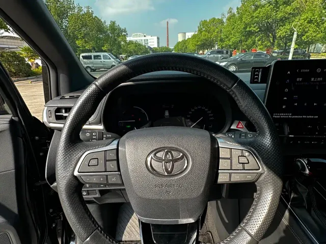 Toyota Granvia — Фото автомобиля 15
