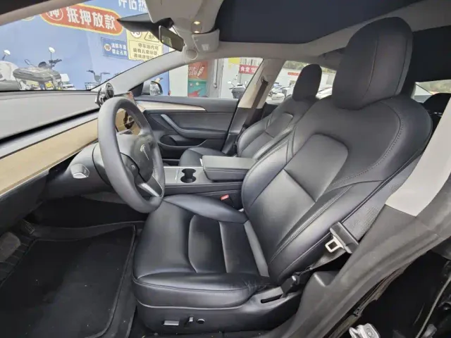 Tesla Model 3 — Фото автомобиля 7