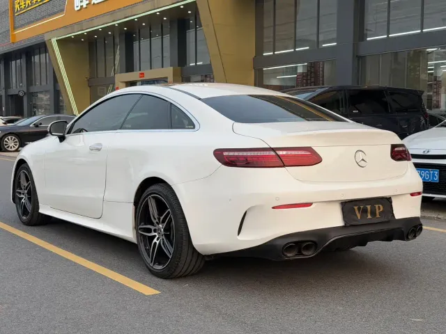 Mercedes-Benz E-Class — Фото автомобиля 9