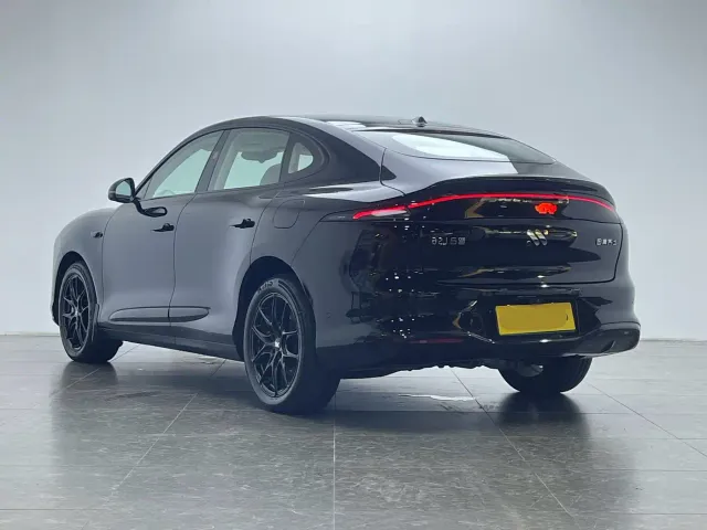 IM Motors LS6 — Фото автомобиля 6