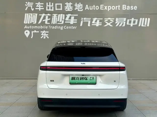 Li Auto Li Auto i6 2025 4WD Base Model — Фото автомобиля 4