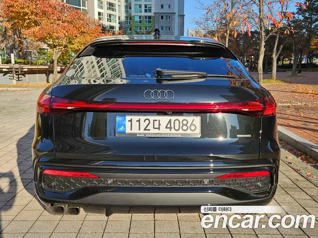 Audi Q5 40 TDI quattro Sportback S Line — Фото автомобиля 4