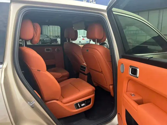 Li Auto L9 — Фото автомобиля 6