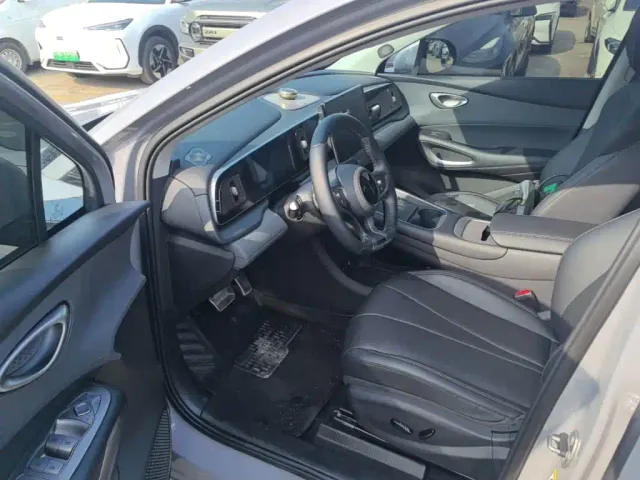 BYD Sealion 05 EV — Фото автомобиля 15
