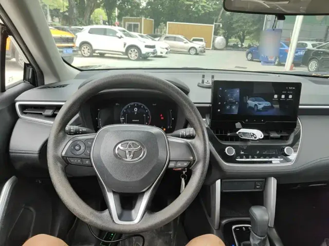 Toyota Frontlander — Фото автомобиля 10