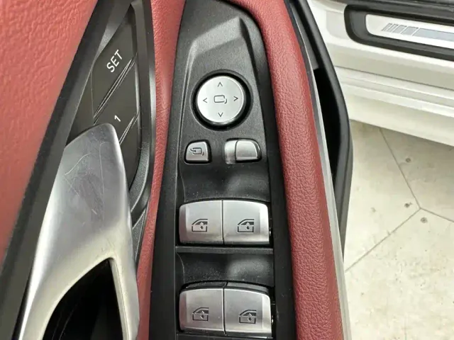 BMW 3 Series — Фото автомобиля 12