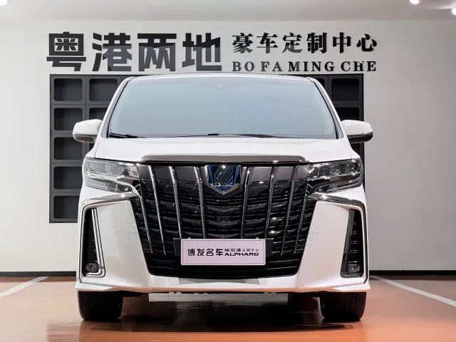 Toyota Alphard — Фото автомобиля 2
