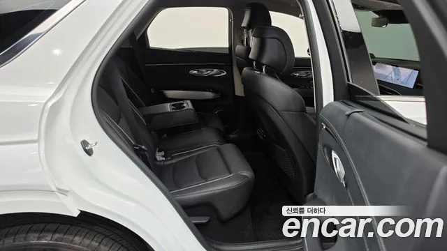 Genesis GV70 — Фото автомобиля 12