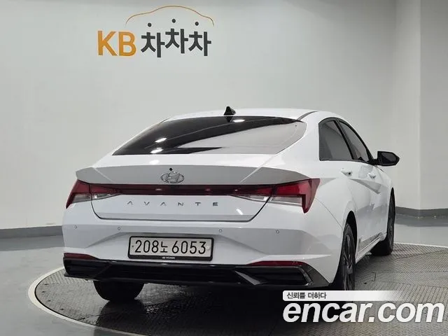 Hyundai Avante CN7 — Фото автомобиля 3