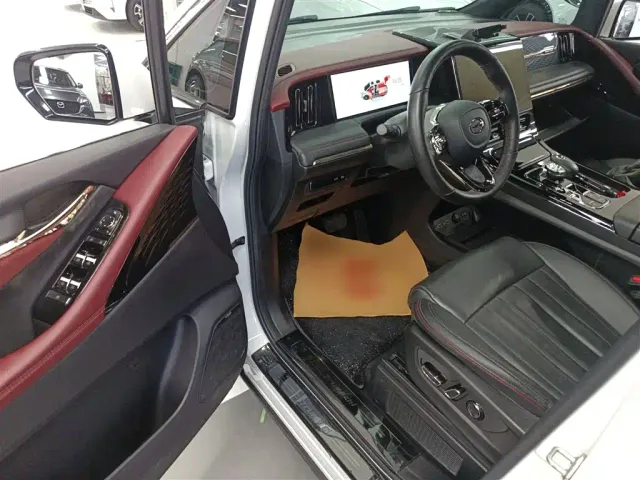 GAC Trumpchi M8 — Фото автомобиля 15