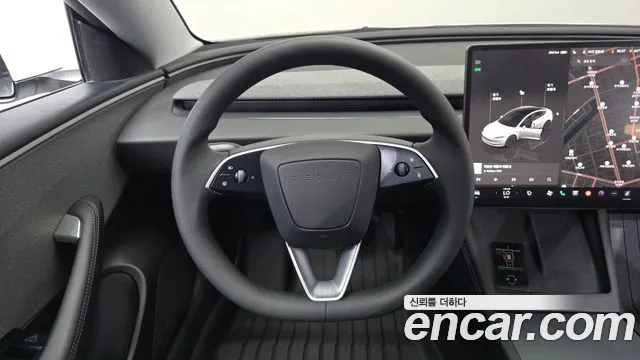 Tesla Model 3 — Фото автомобиля 13