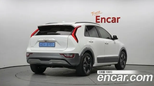 Kia Niro — Фото автомобиля 2