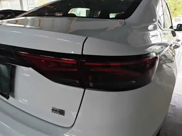 Geely Emgrand — Фото автомобиля 7