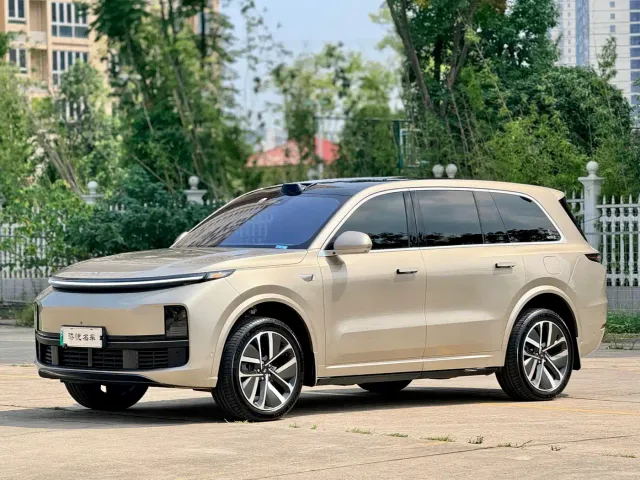 Li Auto L9 — Фото автомобиля 2