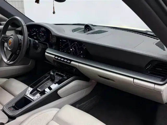 Porsche 911 — Фото автомобиля 12