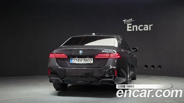 BMW 5-Series — Фото автомобиля 4