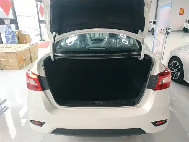 Nissan Sylphy — Фото автомобиля 14