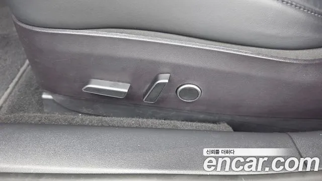 Tesla Model 3 — Фото автомобиля 23