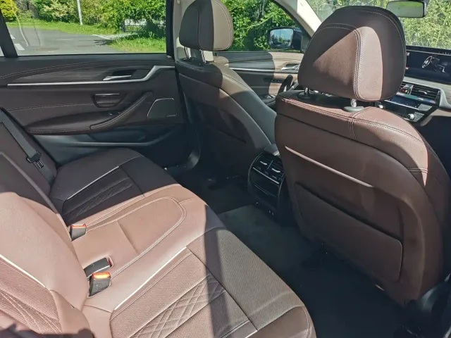 BMW 5 Series — Фото автомобиля 18