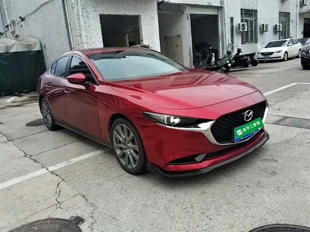 Mazda Axela — Фото автомобиля 3