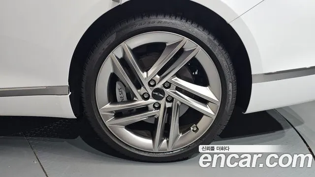 Genesis G80 Бензин 2.5 турбо 2WD — Фото автомобиля 19