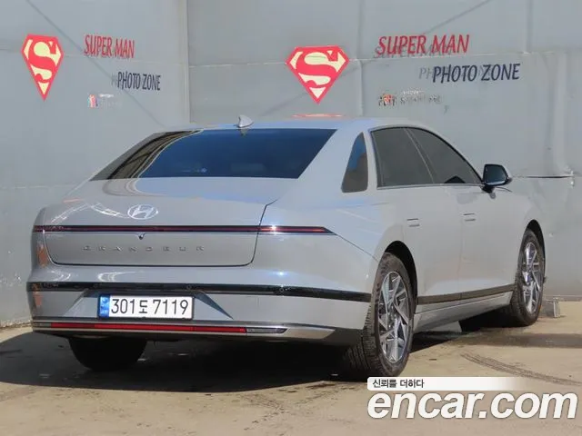 Hyundai Grandeur Grandeur (GN7) 2.5 Бензин 2WD — Фото автомобиля 3