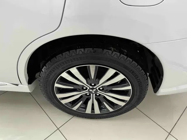Mitsubishi Outlander — Фото автомобиля 15