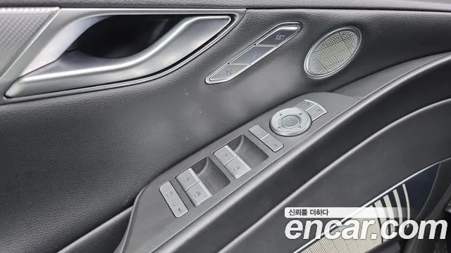 Genesis G80 Бензин 3.5 турбо AWD — Фото автомобиля 22