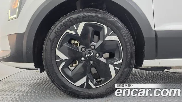 Kia Niro — Фото автомобиля 5