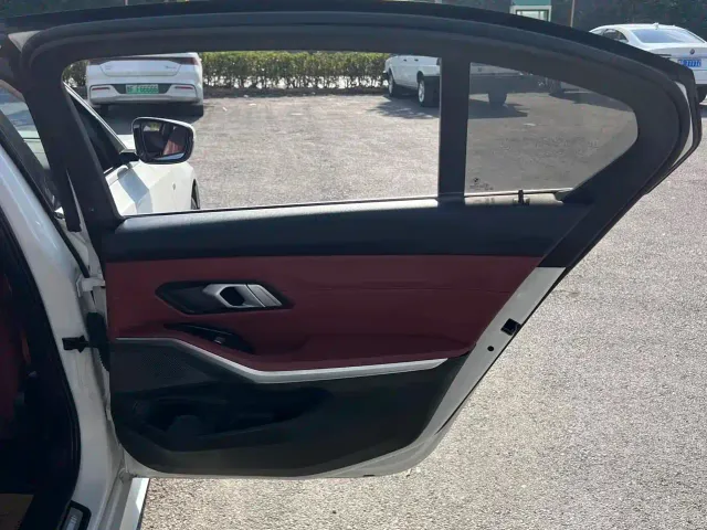 BMW 3 Series — Фото автомобиля 30