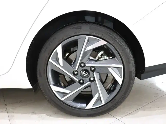 Hyundai Elantra — Фото автомобиля 20